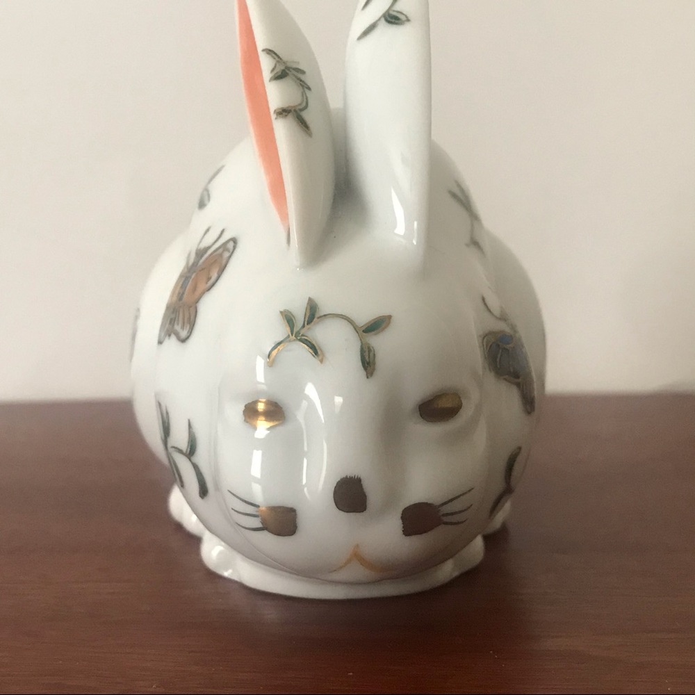 Imari Rabbit With Butterflies - Picture 4 of 15